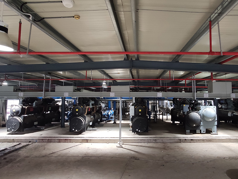 机房冷水主机安装